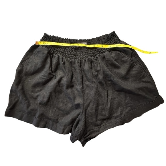 Forever 21 Plus+ Women's Size 0X Flat Front Black Elastic Waist Linen Shorts - Picture 3 of 9